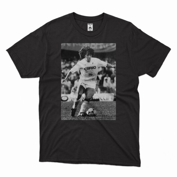 camiseta de maradona jugando en napoli