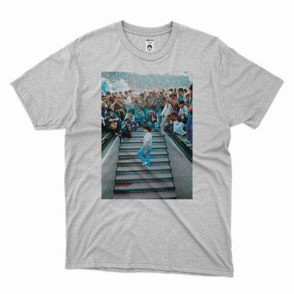 camiseta maradona presentacion en napoli