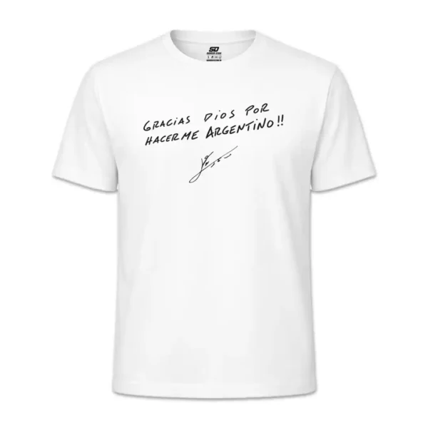 Camiseta Blanca con la frase de Messi gracias dios por hacerme argentino